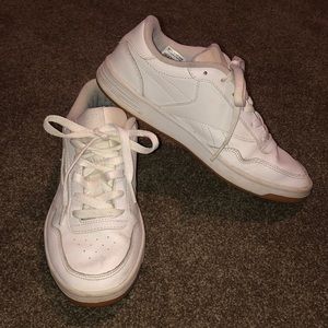 Reebok White Shoes Sz 7